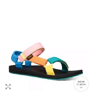 Teva sandals women’s size 10 90’s multi NWT